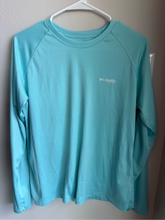 Columbia Tops - Columbia women’s Long-Sleeve PFG in Aqua Blue large size